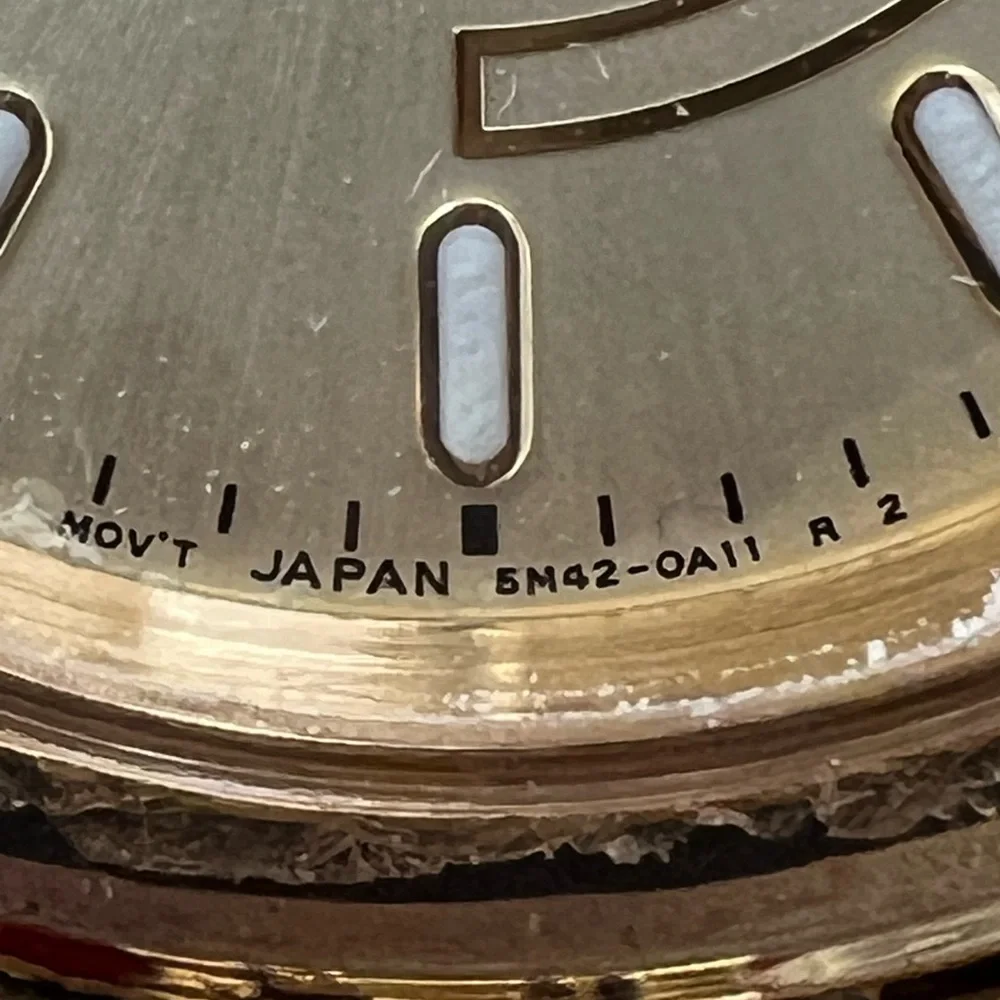 Seiko Kinetic Automatic Men’s Watch Gold-Tone Dial, Case, Bracelet, Date Window